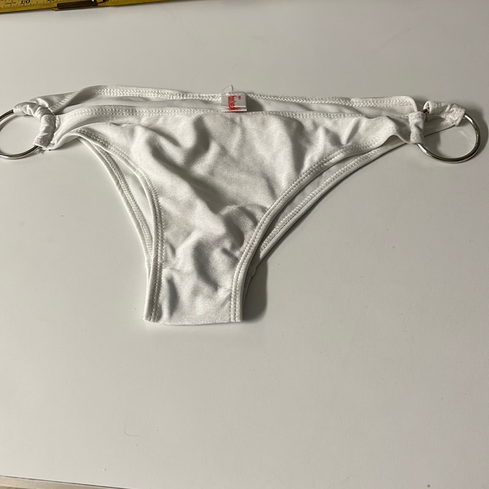 New bomtowear white bikini bottoms Small with silver rings